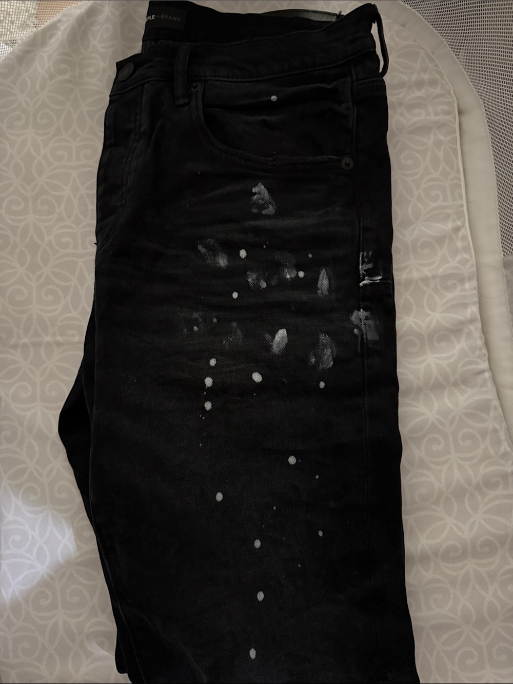 Slim Straight Black Men's Jeans with Subtle Paint-Effect